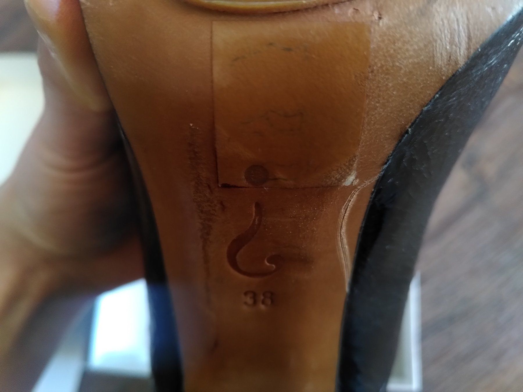 Moschino Chaussures femmes: Talons noir cuir Moschino – D'occasion à Châtel-St-Denis par melaimelai 9