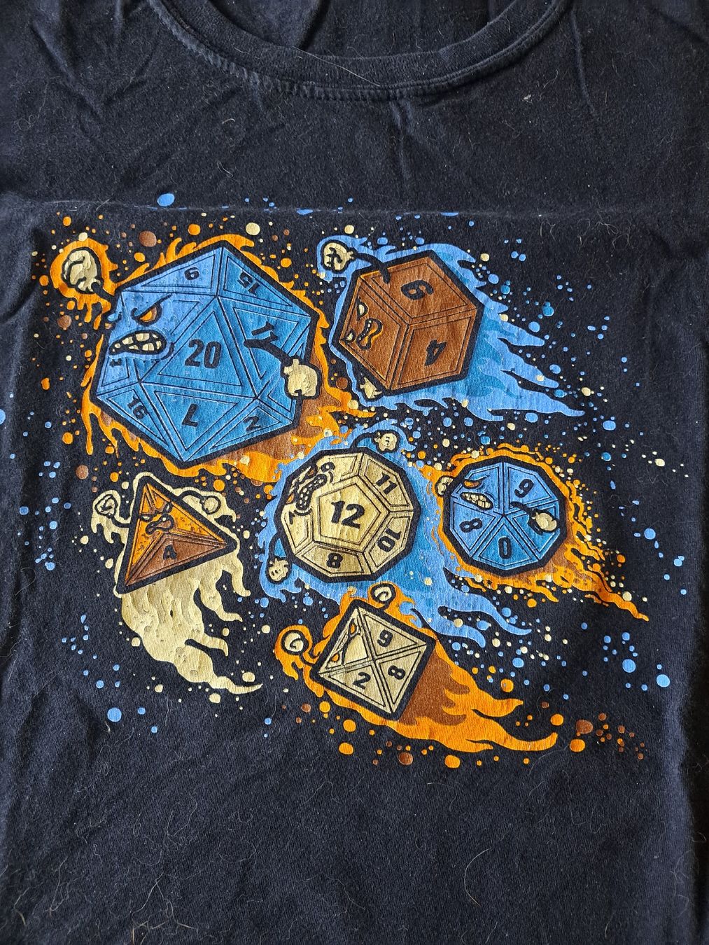 T-shirt: T-Shirt Dungeons and Dragons Grösse L – Usato da Basel venduto da kru_m5x5 1