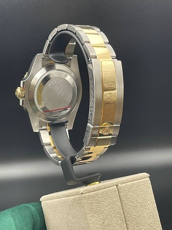 Rolex Orologi: Rolex Submariner Date Ref. 116613LB "Bluesy" 40mm 2018 – Usato da Lugano venduto da luganotopwatches 5