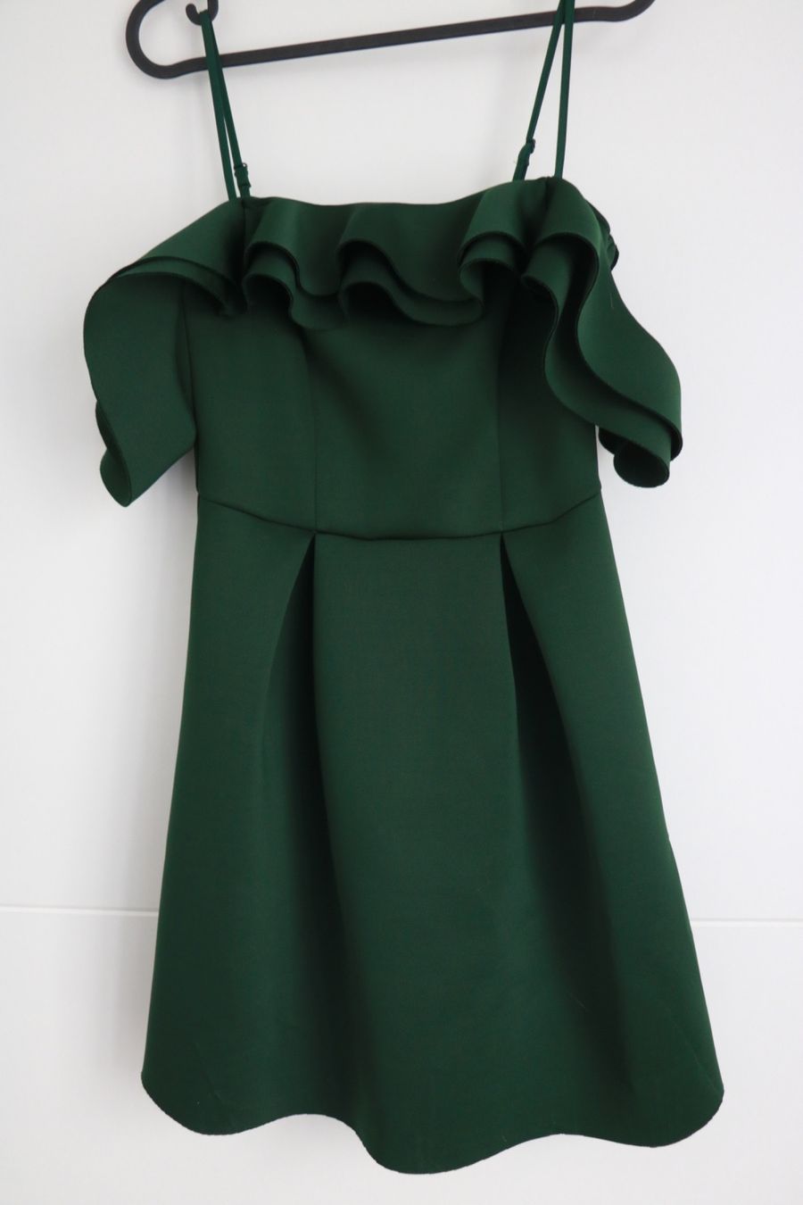 Asos Kleider: ASOS dunkelgrünes elegantes Kleid – Gebraucht aus Gachnang von todressgolden 1
