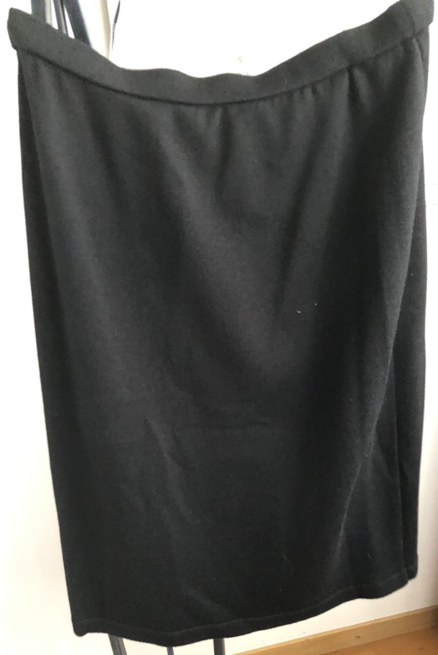 Completi & Tailleur: Schwarz Zweiteiler tailleur noir taille 44 – Usato da Athenaz (Avusy) venduto da Kurtzuegg 1