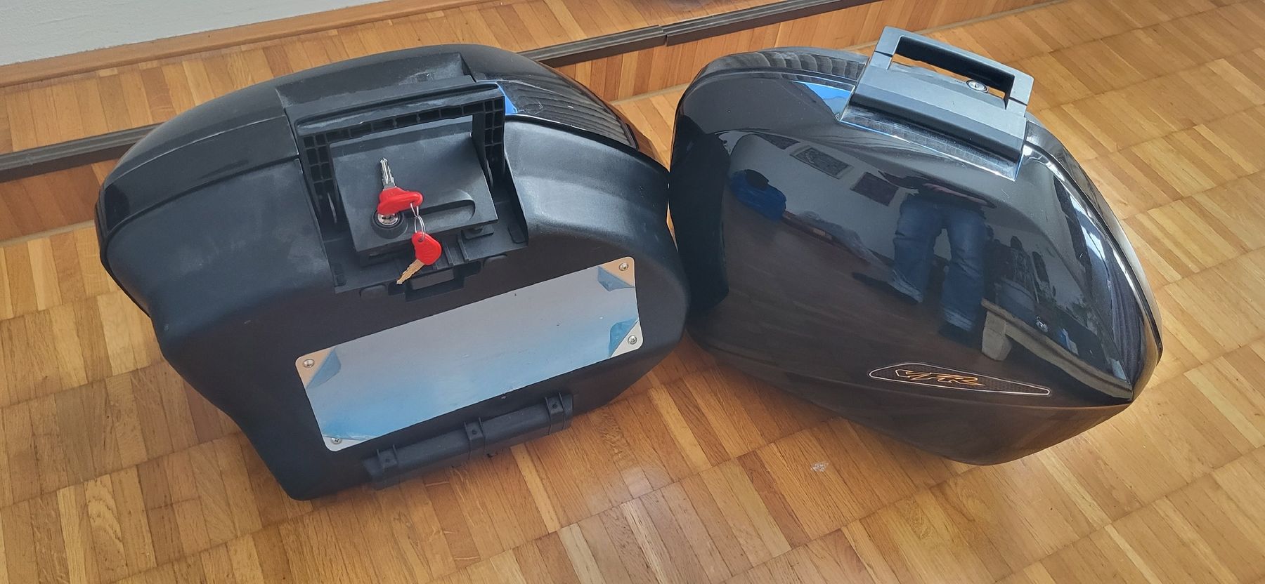 Honda Topcases: original Honda Seitenkoffer VFR – Neuf (Voir description) à Zürich par basejumper
