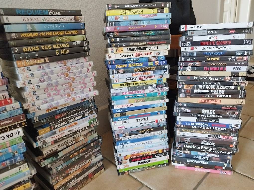 Tous les DVDs: Lot de DVD, environ 300 pièces. – D'occasion à Vallorbe par Leonidas1337