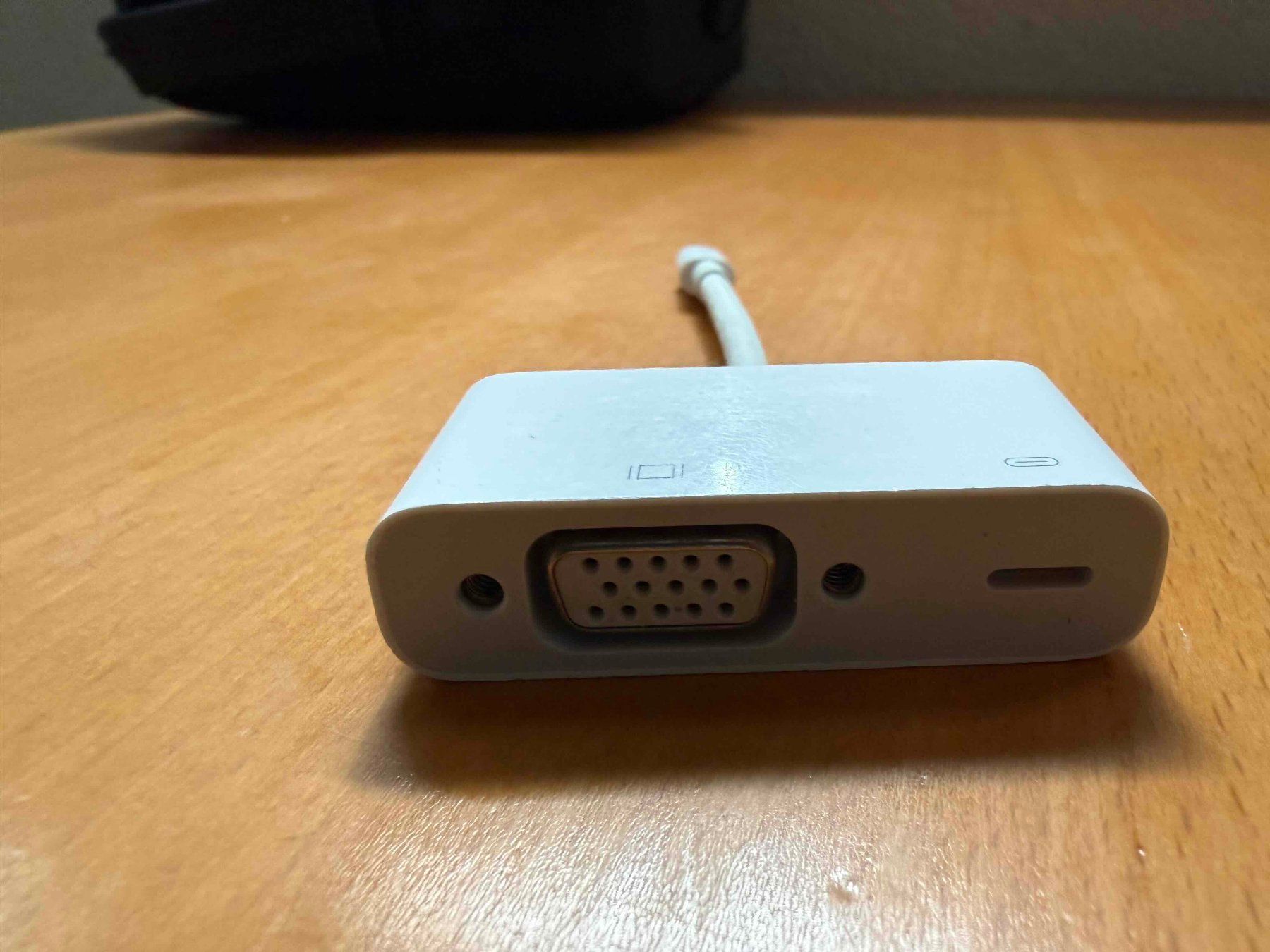 Apple Laufwerke & Adapter: Adaptateur lightning to VGA – Gebraucht aus Luins von Mich6 1