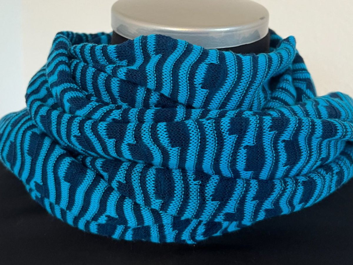 Colora Foulards & écharpes: Colora Schal, Blau, NEU – Neuf avec emballage d'origine à Worb par farben20zauber 1