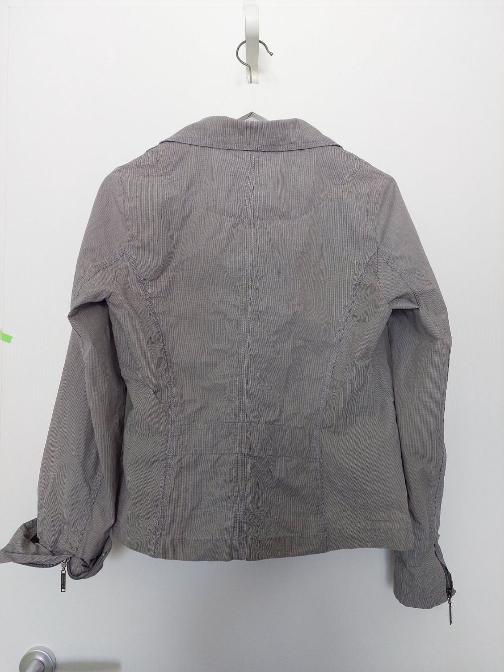 S.Oliver Giacche: Jacke s'Oliver Gr. 40 mit Kapuze – Usato da Beckenried venduto da Anmu1 1