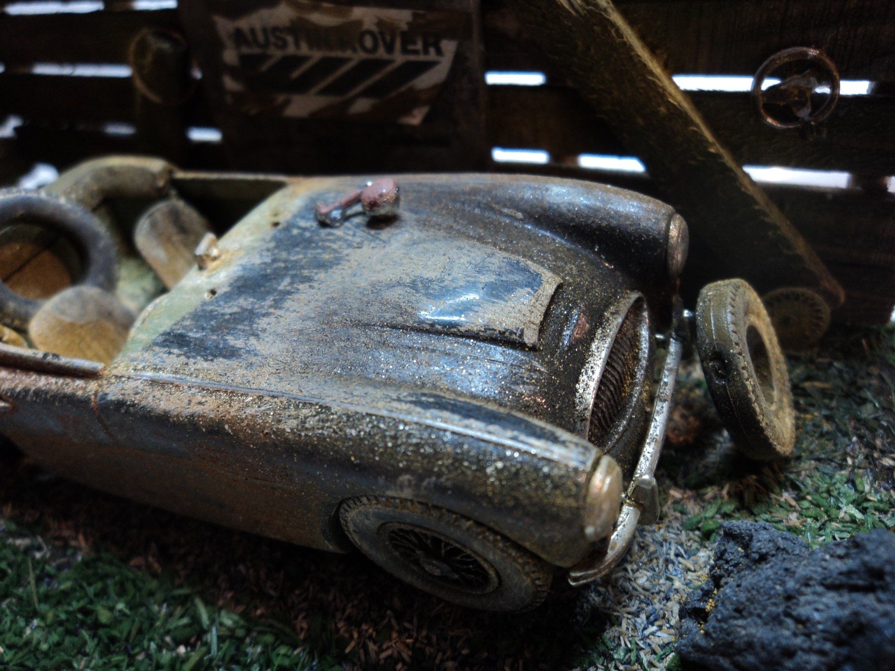 Modellautos: Austin Healey 3000 1/43 Diorama Hinterhof – Gebraucht aus Schwarzenburg von modelCARama 3