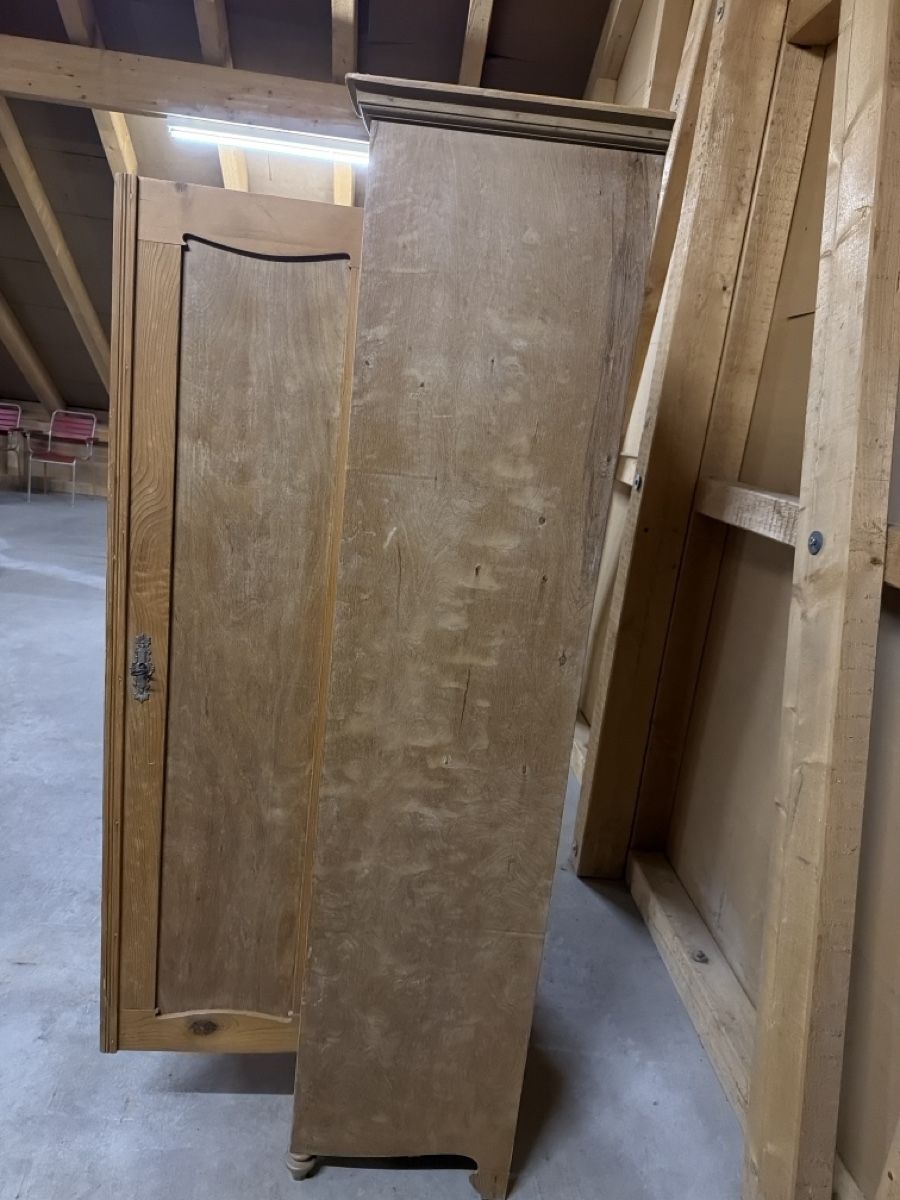 Armadi: Holzschrank – Usato da Aathal-Seegräben venduto da Pflip 2