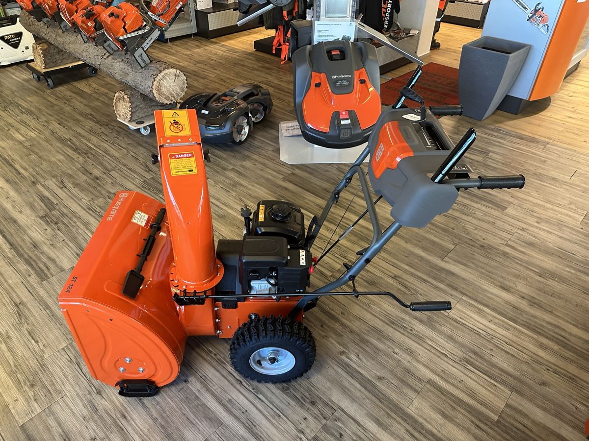 Husqvarna Schneeräumung: Schneefräse Husqvarna ST 124 – Neu (gemäss Beschreibung) aus Malters von BachBrun 4