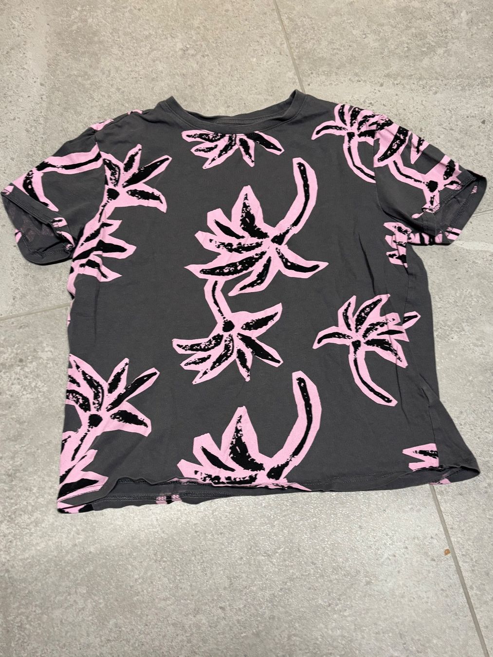 Camicie, T-shirt & Polo: T-shirt 134 – Usato da Salvenach venduto da gwenwywar