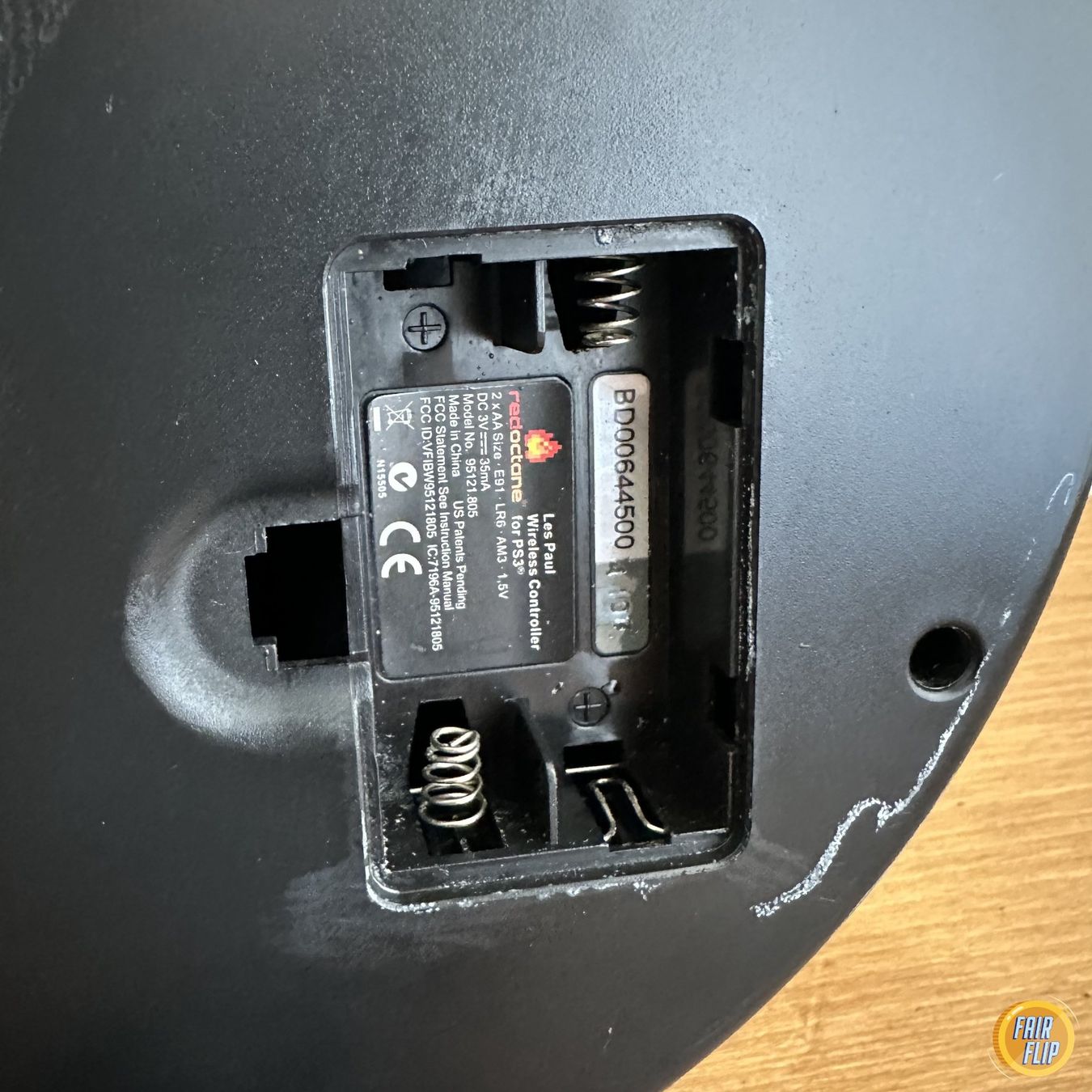 Giochi: PS3 Guitar Hero Controller Gibson Les Paul mit Dongle – Usato da Luzern venduto da fairflip 4