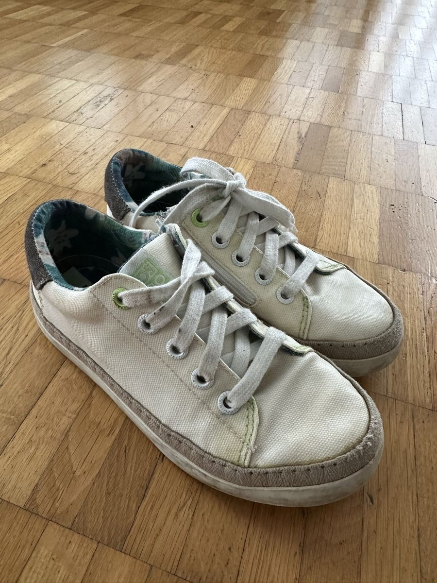 Scarpe per ragazzi: Freizeitschuh Kinder Gr.32 – Usato da Wettingen venduto da chatzegras