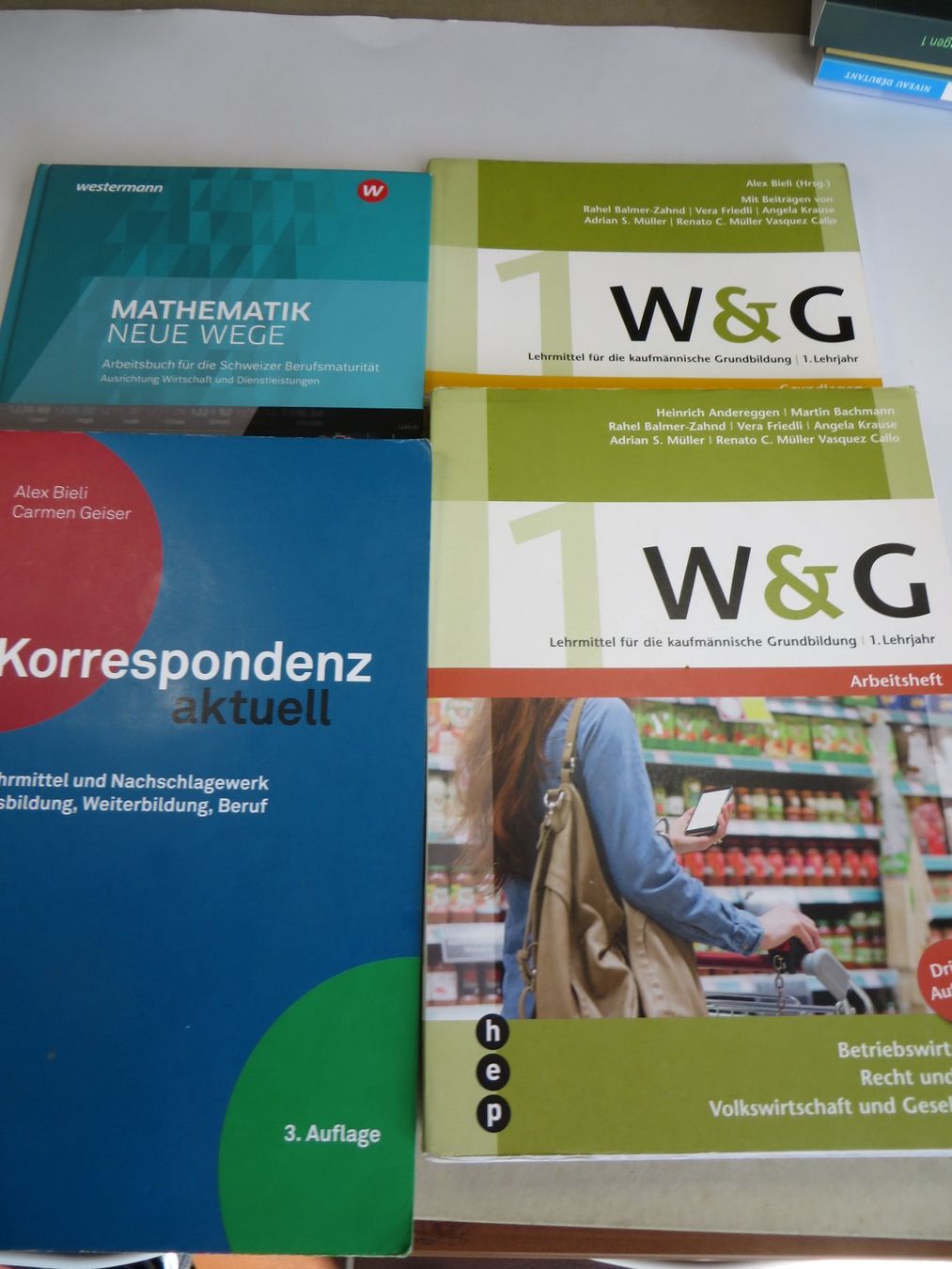 Libri: Lehrmittel KV, gebraucht, Kt. Zug – Usato da Hagendorn venduto da ak7cw