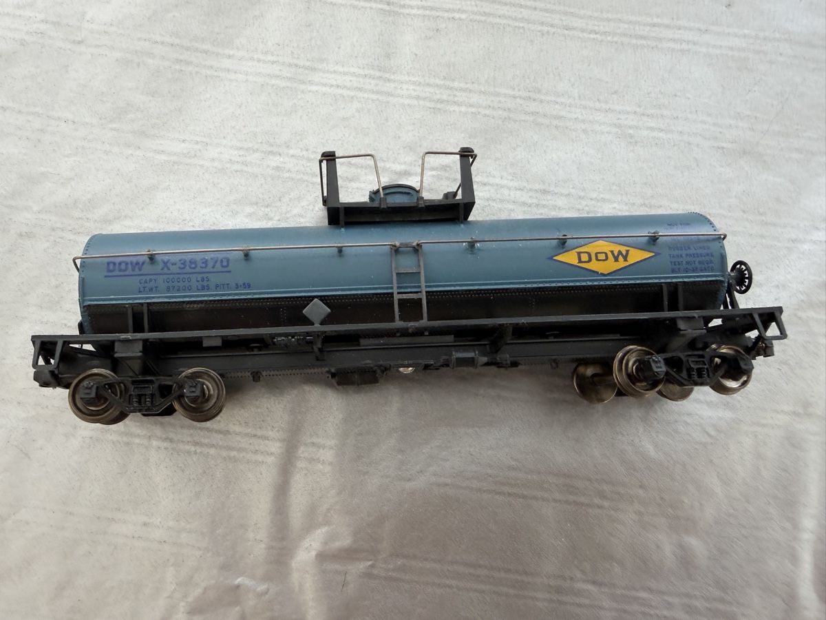 Modellini di ferrovie: wagon-citerne Athearn HO Dow Chemical – Usato da Echallens venduto da JAR69
