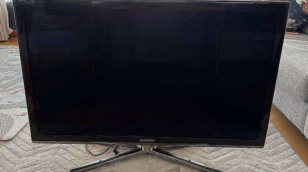 Televisori: Télévision Samsung LED Full HD 3D – Usato da Plan-les-Ouates venduto da Johnlayn