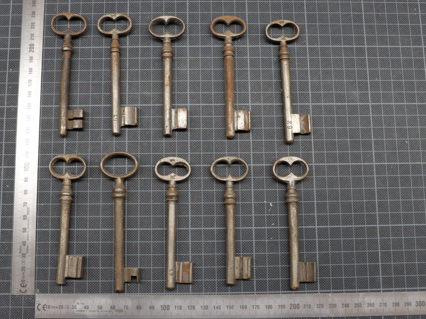 Chiavi: Lot mit 10 antiken Schlüsseln – Usato da Emmetten venduto da Super008