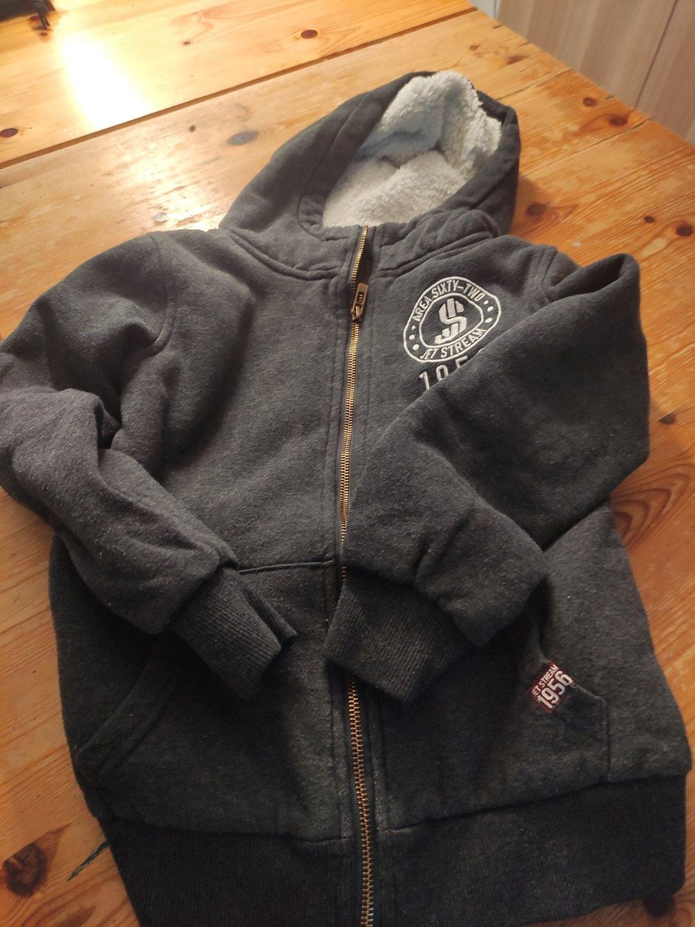 Giacche & Cappotti: Gefütterte Sweatjacke – Usato da Mümliswil venduto da Andreablaukatze 1