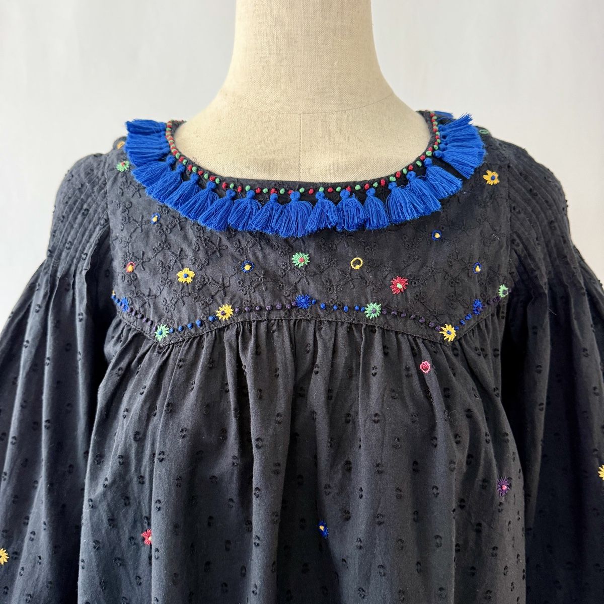 Kleider: Thierry Colson Embroidered Cotton Dress – Neu (gemäss Beschreibung) aus Emmen von Colette-Juliette 4