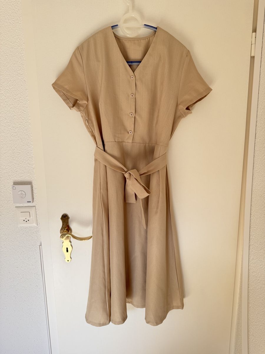 Kleider: Kleid Grösse XL – Neu (gemäss Beschreibung) aus Schübelbach von Sambodscha