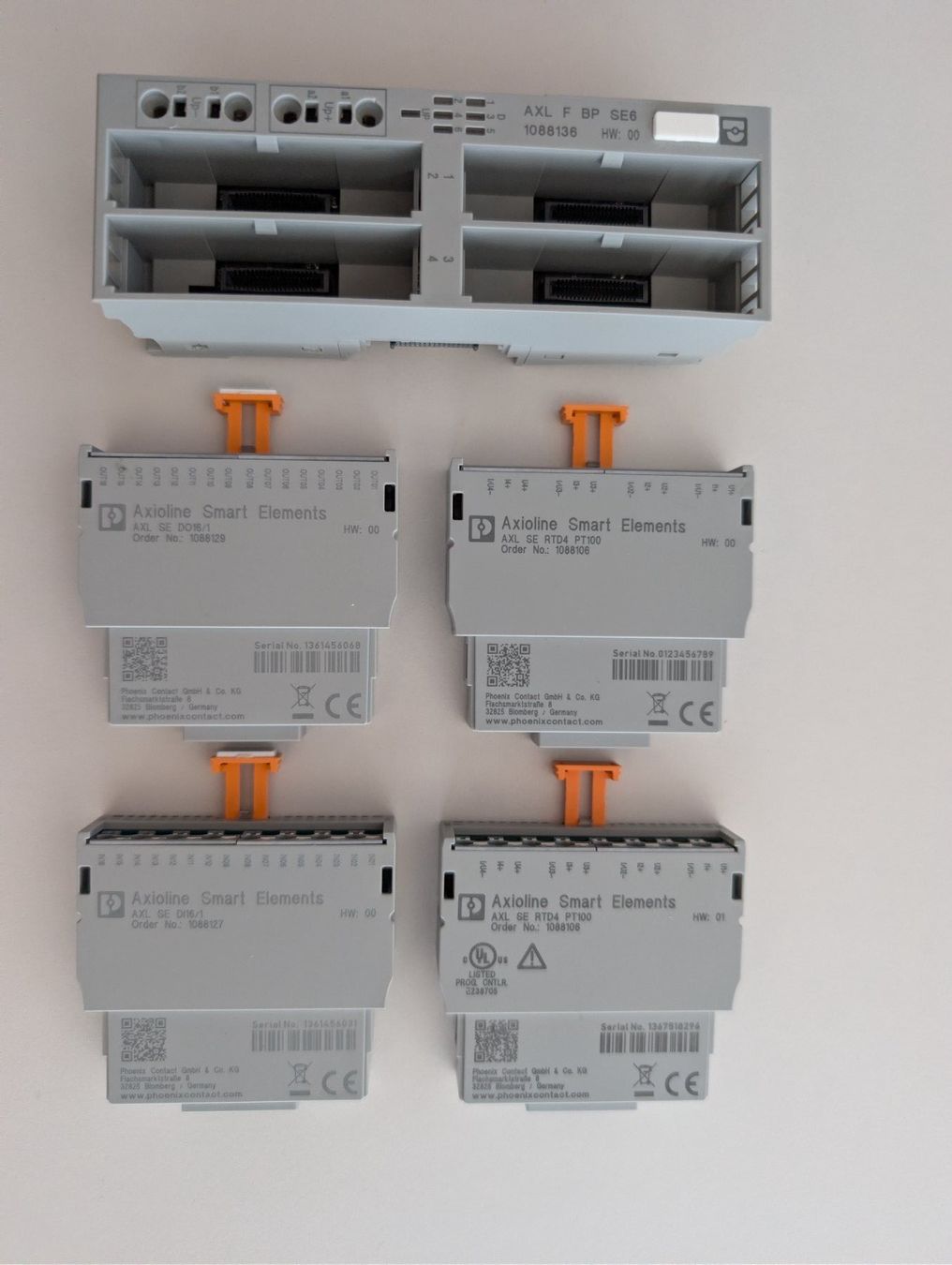 Phoenix Contact Componenti elettronici: Phoenix Contact Axioline Smart Elements Paket - Neuwertig – Usato da Meisterschwanden venduto da MaWeLe