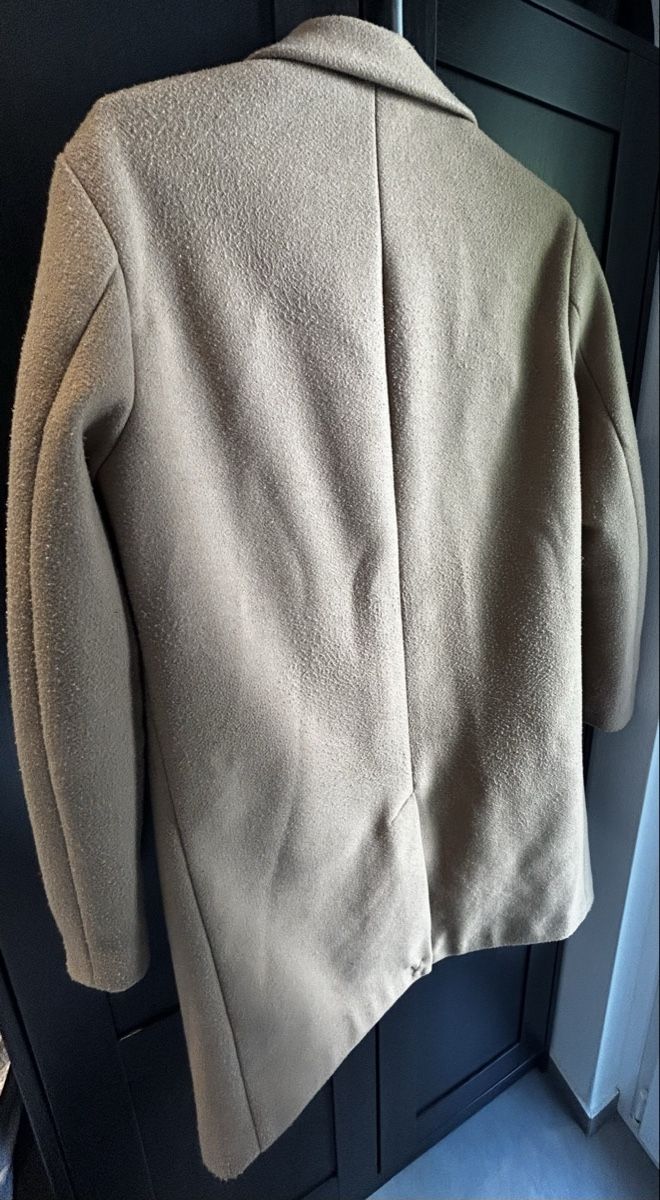Zara Cappotti: Zara Mantel – Usato da Basel venduto da Christopher123 2