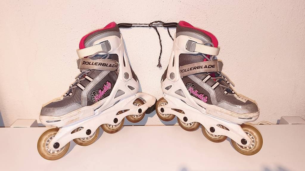 Pattini in linea & Pattini a rotelle: Verstellbare Rollerblade Inlineskates ? Grösse 35-38 – Usato da Winterthur venduto da Kosovari0 1
