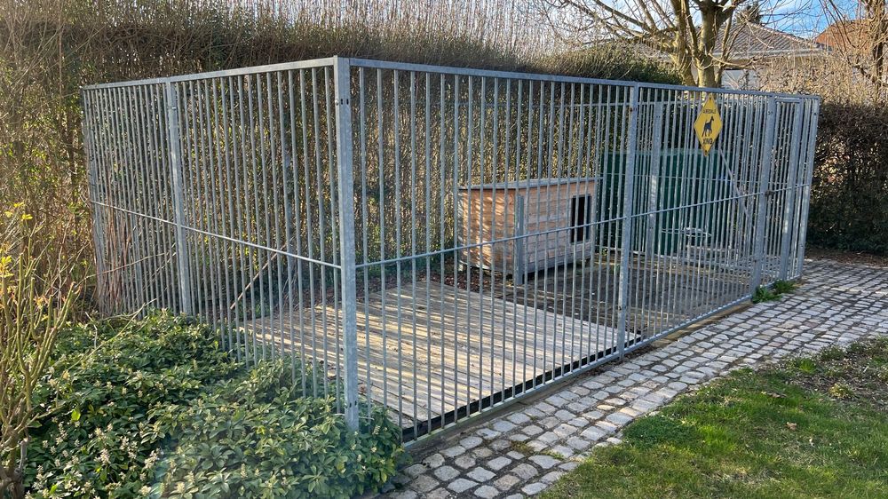 Hundezwinger (gebraucht, schraubbar, 15 Quadratmeter) Kaufen auf Ricardo