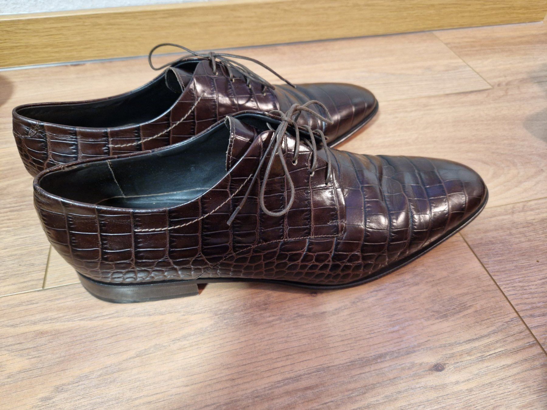 Hugo Boss Scarpe da uomo: Boss Herrenschuhe GR 44 – Usato da Langnau am Albis venduto da Judithsebi 2
