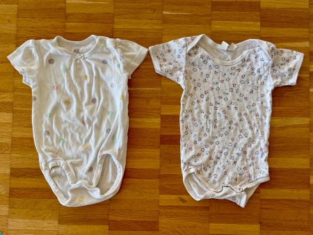 2er Set Baby Kurzarm-Bodys Gr. 80 (H&M Bio-Baumwolle)