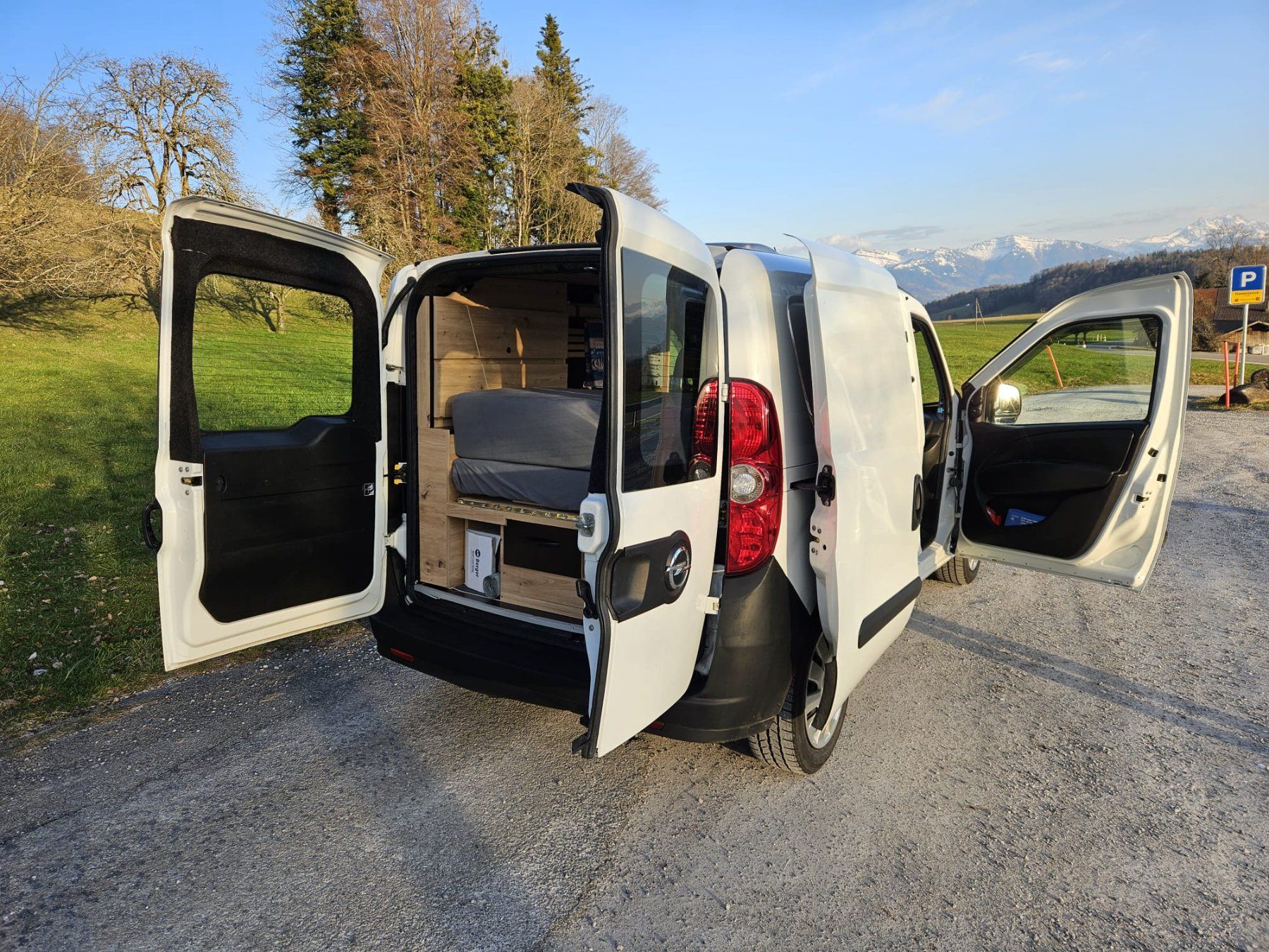 Opel Veicoli da campeggio: Microcamper Opel Combo – Usato da Bubikon venduto da Aurora3000 1