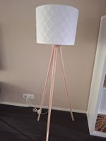Stehlampe im skandinavischen Stil