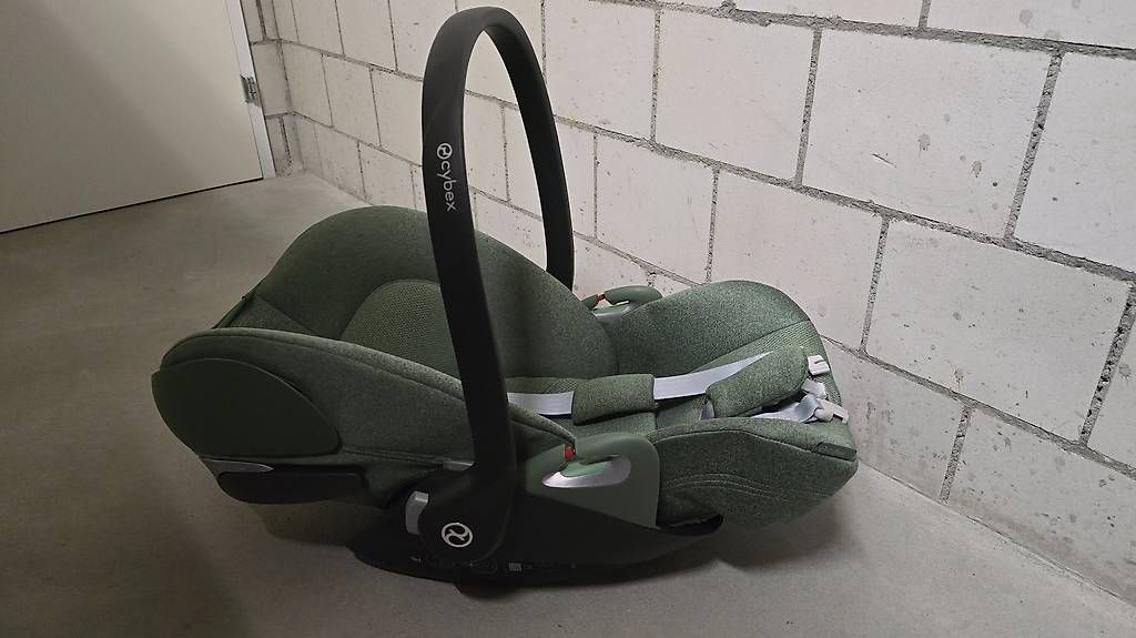 Sièges auto: cybex PLATINUM Set Cloud T i-Size Plus mit Base T Black – D'occasion à Reinach AG par lespatrons22 2