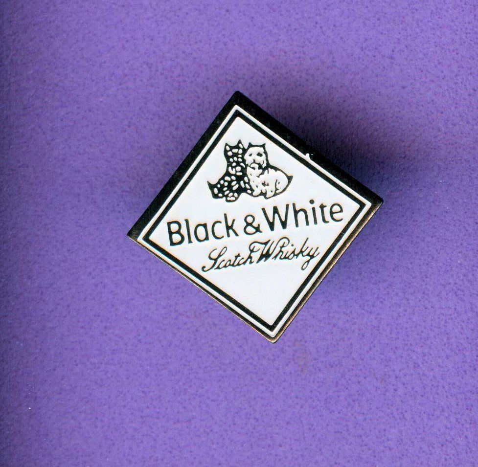 Placchette & Badge: Black & White  Whisky – Usato da Winterthur venduto da Sammleroase