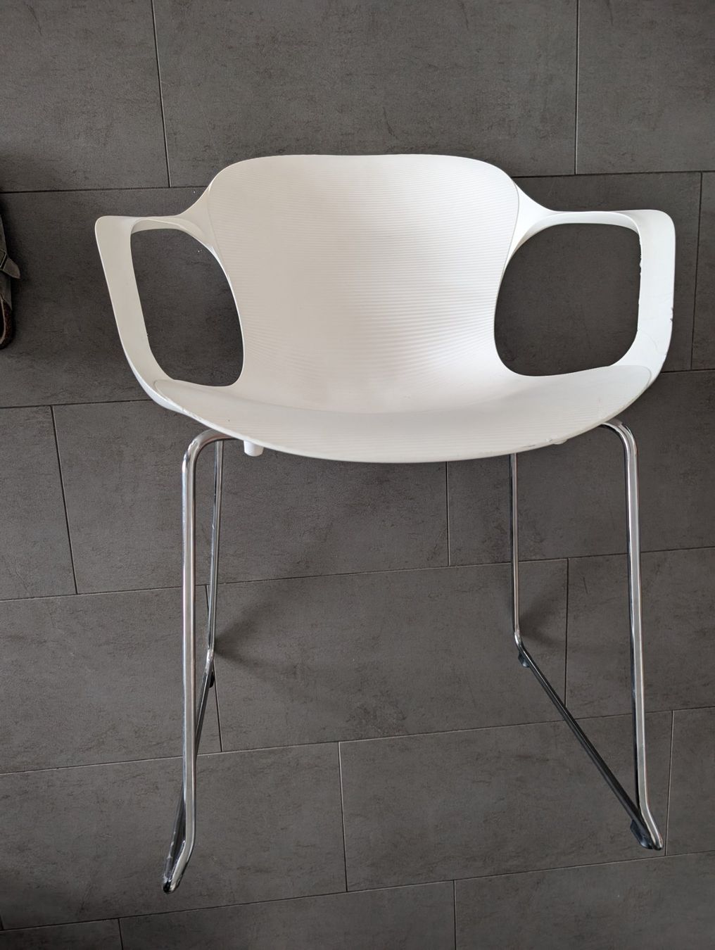 Fritz Hansen Sedie: Chaise Kristalia Fritz Hansen – Usato da Chézard-St-Martin venduto da Pieralory
