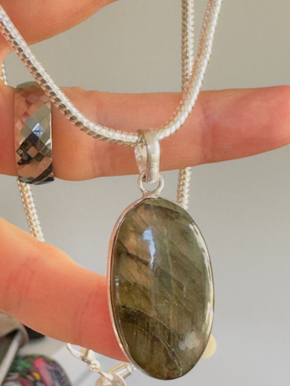 Catenine: Labradorite Gemstone Handmade necklace – Nuovo e nell'imballaggio originale da Genève venduto da AGBERG 1