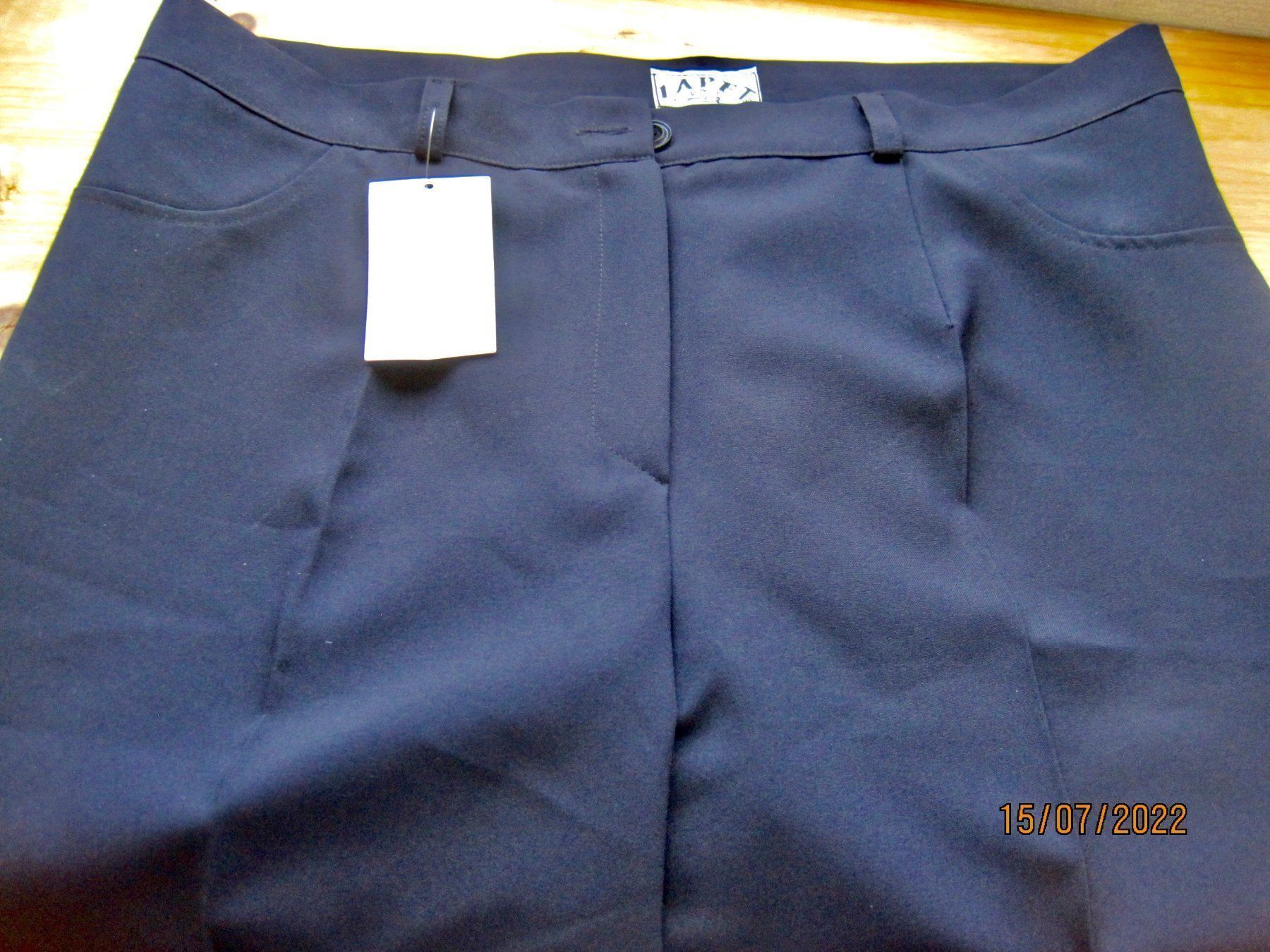 Hosen: Leichte Damenhose NEU   Grösse   50/52 – Neu (gemäss Beschreibung) aus Huttwil von Sommerhaus 2