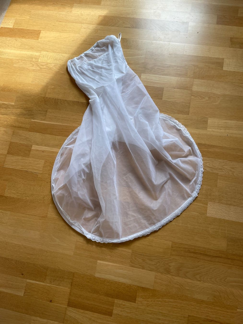 Kleider: Hochzeitskleid der Marke Rembo Styling – Gebraucht aus Greifensee von guteangebote 8