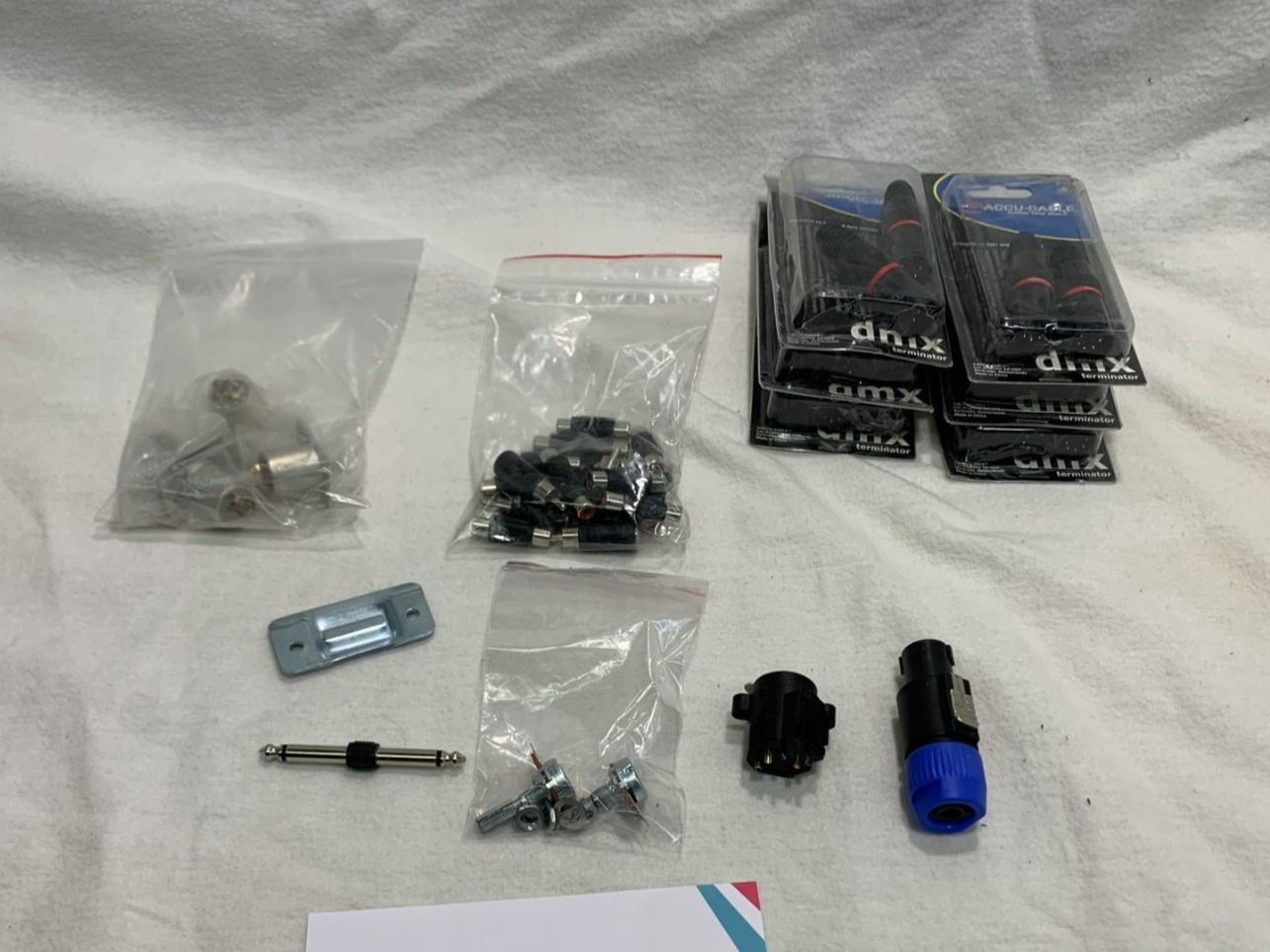 Elektronikbauteile: Diverse Stecker und Buchsen (S424) – Neu (gemäss Beschreibung) aus Däniken SO von Profog1