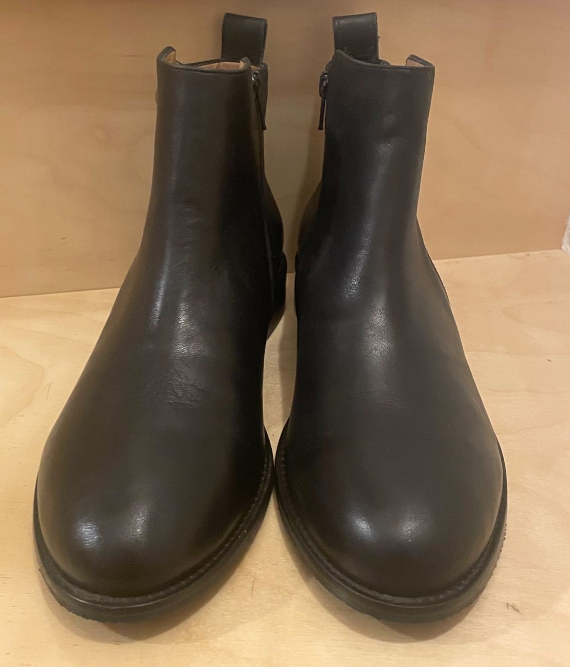 Scarpe da donna: Schwarze Lederstiefeletten, Vera Comma, Gr. 39 – Usato da Uster venduto da jelk 1