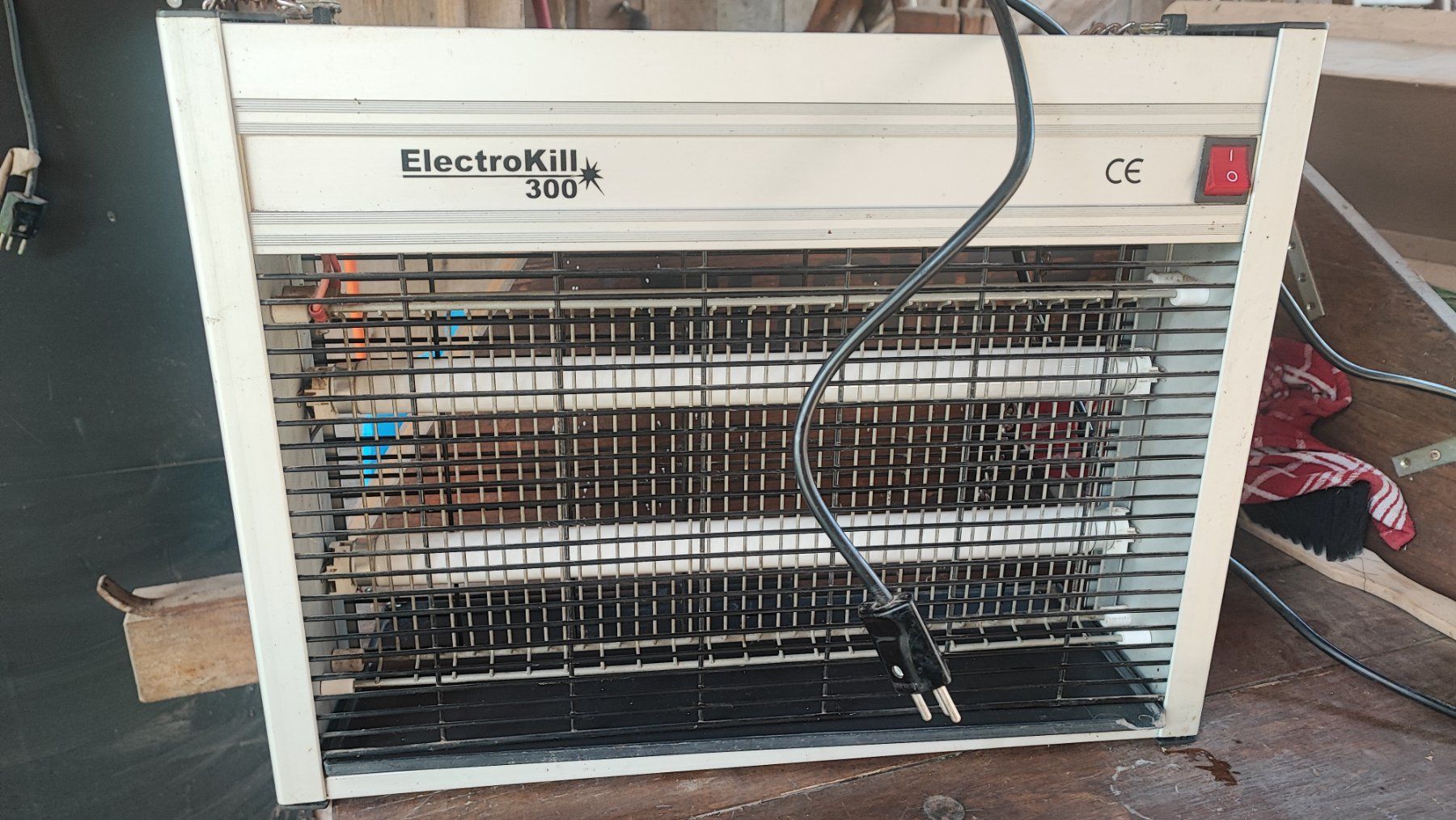 Sonstiges für Haushalt & Wohnen: Insektenvernichter Electrokill 300 – Gebraucht aus Eggenwil von Nerli99 1