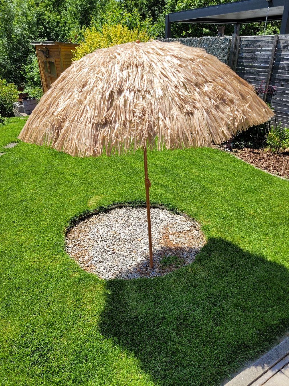 Sonnenschirme: Sonnenschirm – Gebraucht aus Allschwil von Vca77