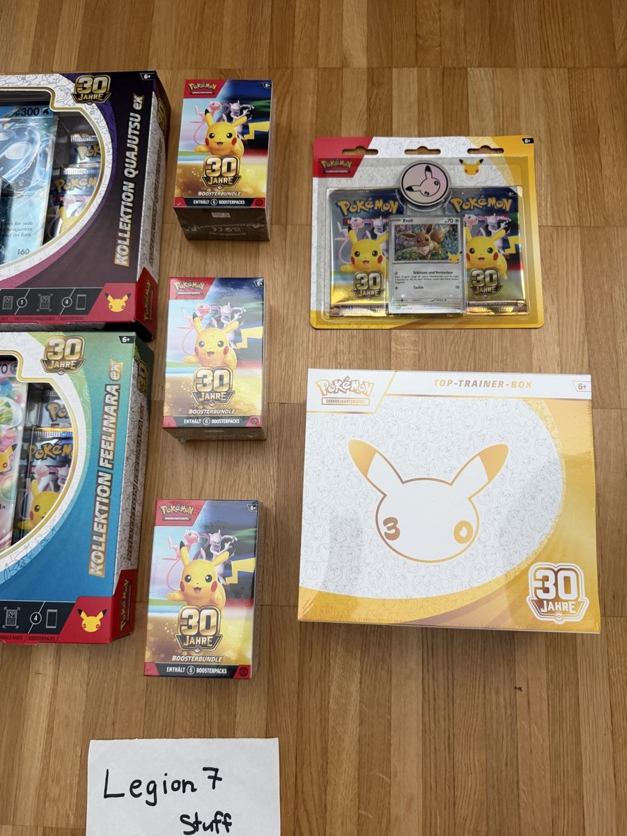 Pokémon Sammelbilder & Trading cards: Pokemon TCG 30th Celebration Bundle auf DE – Neu und originalverpackt aus Lenzburg von 7LegionStuff 2