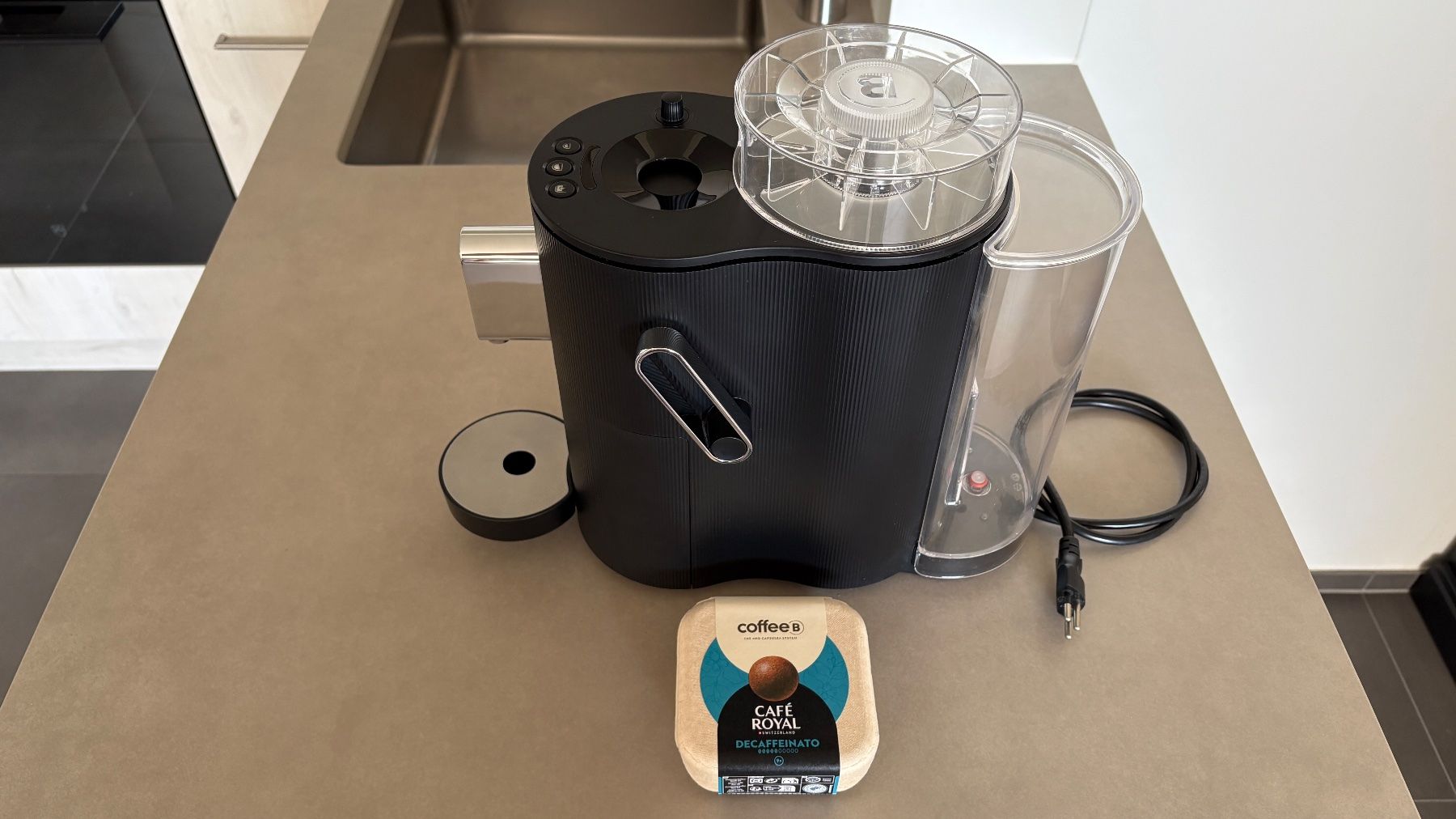 Coffee B Macchine per caffè & Macchine per espresso: CoffeeB Globe Kaffeemaschine – Usato da Hombrechtikon venduto da Aviation_and_more 1