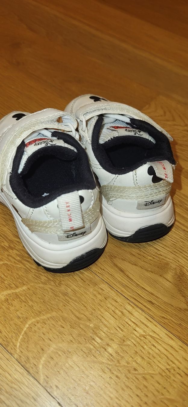 Zara Scarpe per ragazzi: Chaussures bébé Disney Mickey Mouse taille 19 comme neuf! – Usato da Lavey-Village venduto da agaddy 1