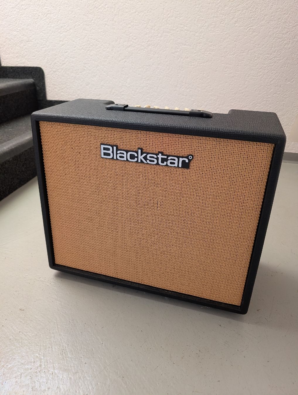 Blackstar Verstärker: Gitarrenverstärker Blackstar 100R Debut – Gebraucht aus Thun von echodust