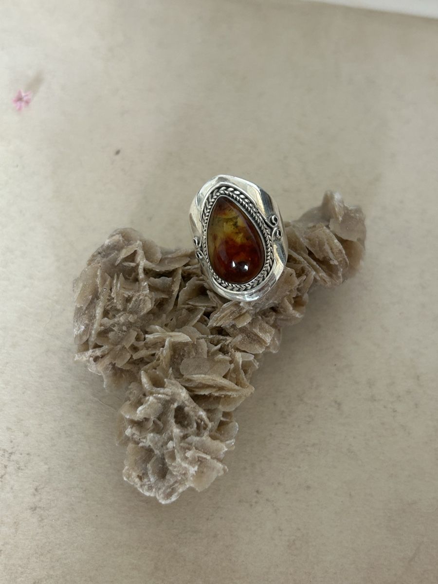 Ringe: Ring mit Bernstein und Silberfassung neu – Neu und originalverpackt aus Basel von hannahllena