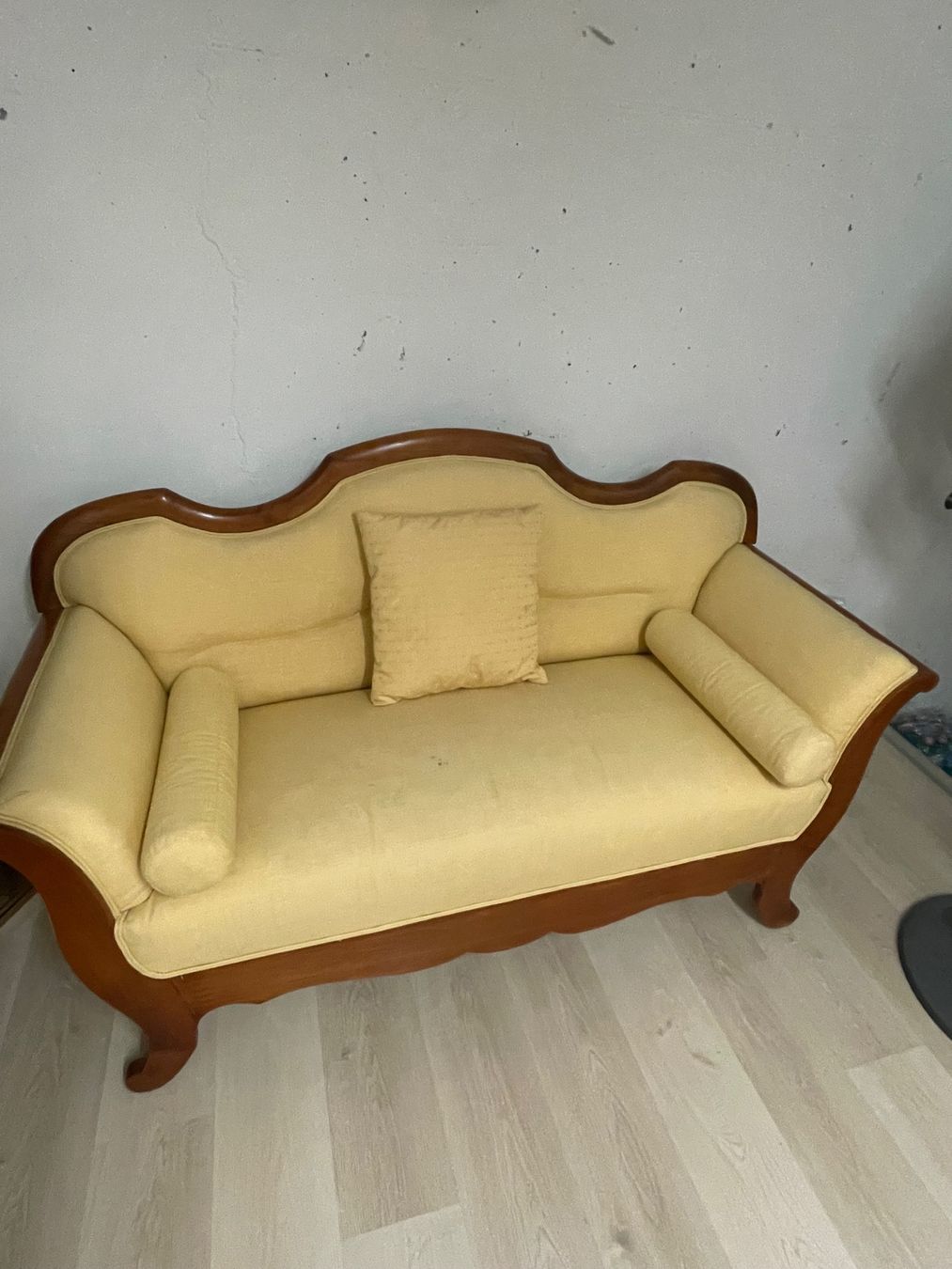 Divani: Antikes Sofa Zeisitzer – Usato da Buchrain venduto da secred 1