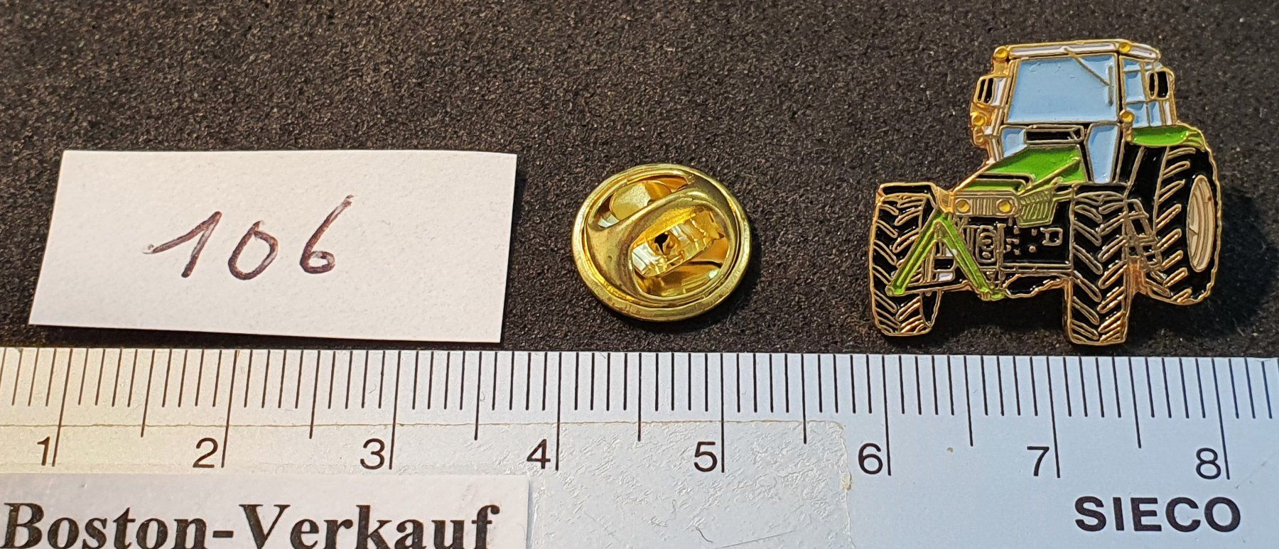 Deutz Plaketten & Abzeichen: 106 - Pin Landmaschine Traktor Treker: Deutz? – Gebraucht aus Reinach BL von Boston-Verkauf 1