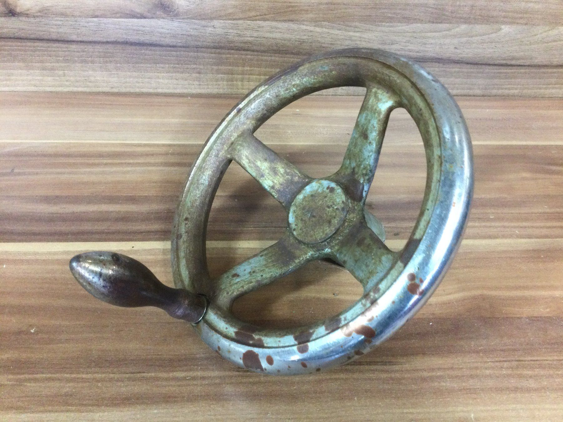 Attrezzi da lavoro: Gebrauchtes grösseres Handrad mit Handgriff – Usato da Wangen SZ venduto da kuriosum12 1