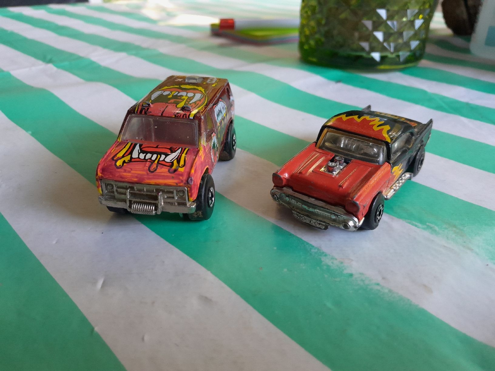 Hot Wheels Modellautos: 2 Amis  Modellautos Hot wheels + superfast – Gebraucht aus oekingen von beauty1964